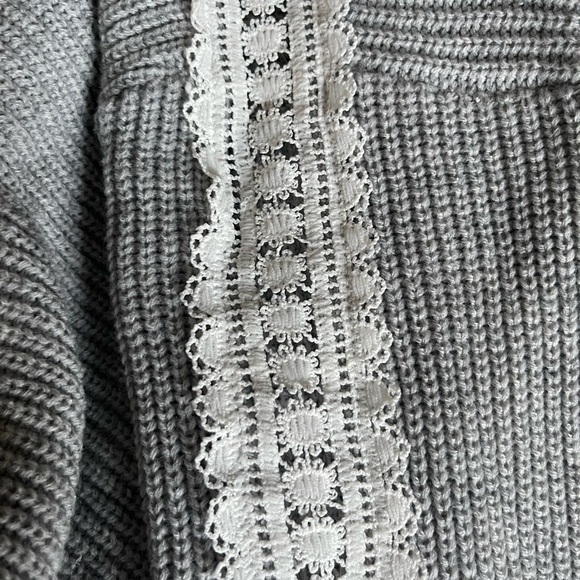 lace v-neck knit sweater - Picture 4 of 5